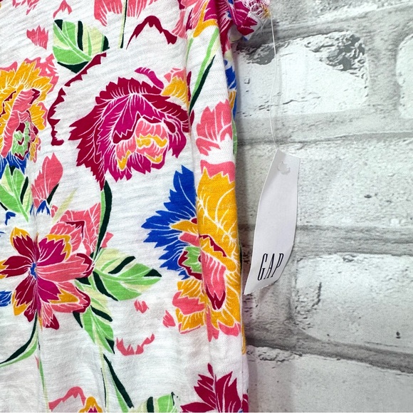GAP Easy Tee Women's Multicolor Floral Scoop Neck Short Sleeve T-Shirt - NWT - Picture 2 of 6